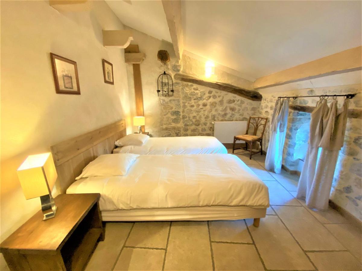 Gite De Groupe 9Ch Ou 3 Gites Independants De 3Ch - Patio Et Piscine Interieure Chauffee Toute L'Annee Vallon-Pont-dʼArc Exterior foto