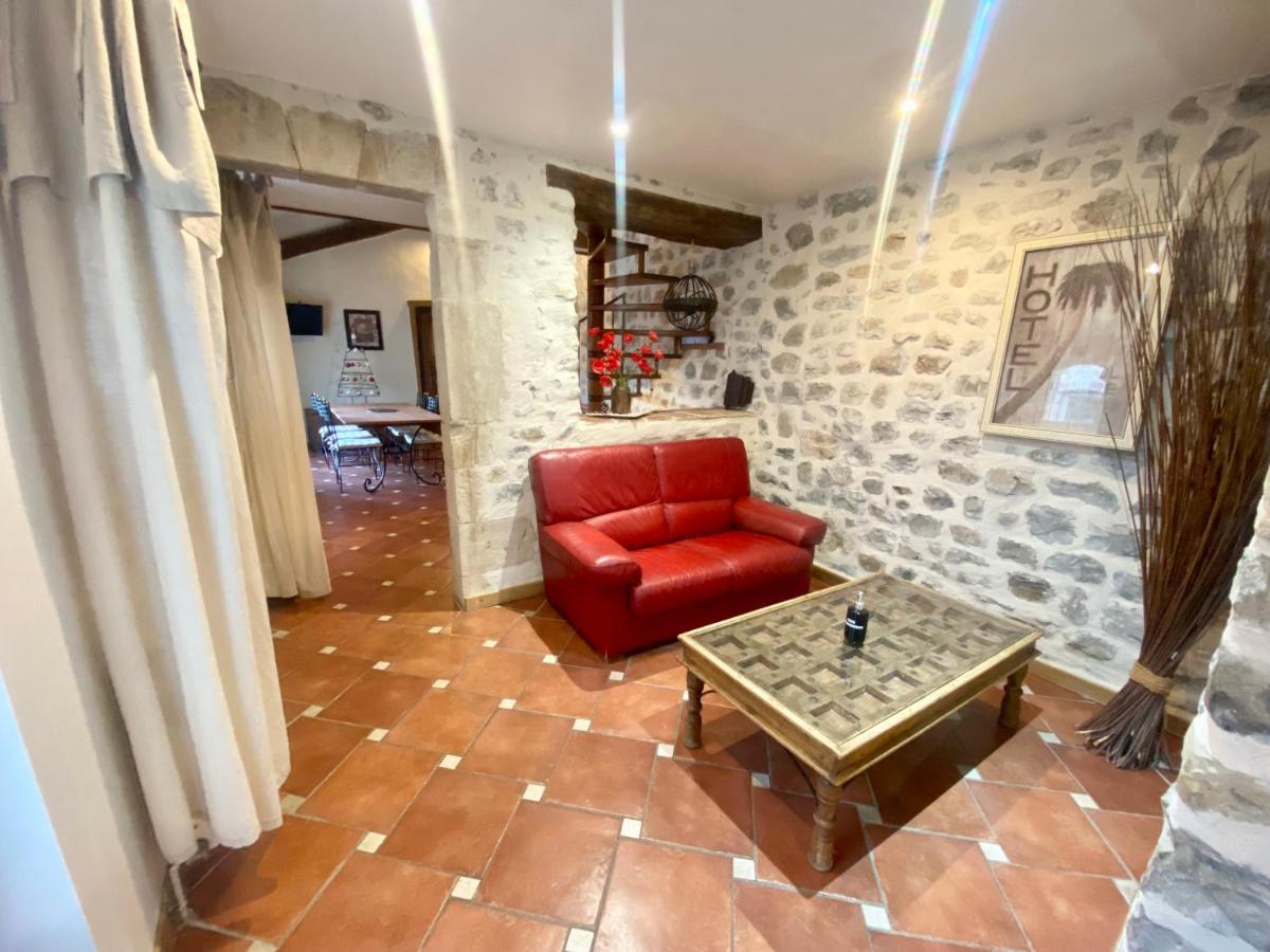 Gite De Groupe 9Ch Ou 3 Gites Independants De 3Ch - Patio Et Piscine Interieure Chauffee Toute L'Annee Vallon-Pont-dʼArc Exterior foto